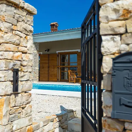 Holiday home Malena Jursici
