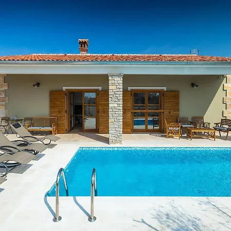 Holiday home Malena Jursici